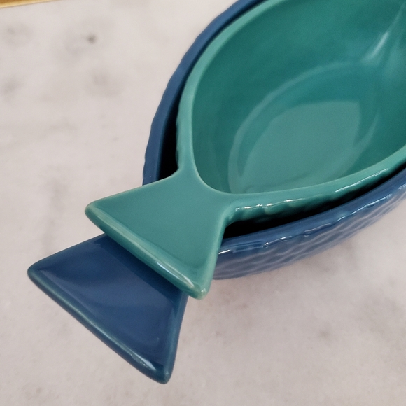 West Elm Fish-Shaped Ceramic Bowls - Blue and Teal - Picture 7 of 12